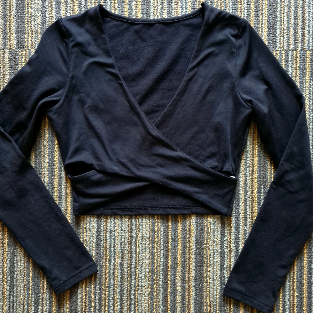 Black Crossover Long-Sleeved Crop Top